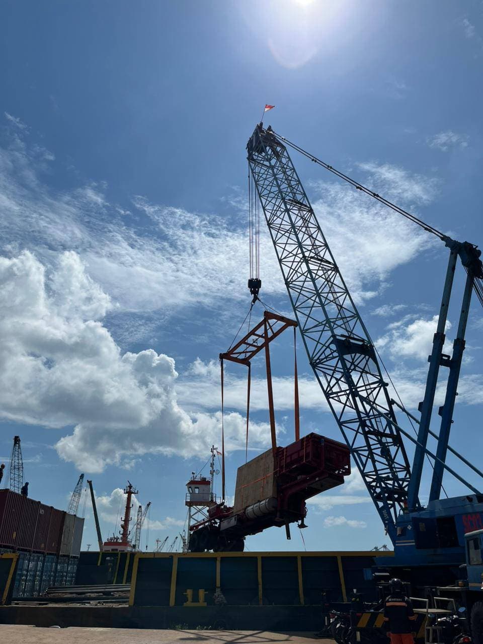 3 UNITS FRAC MACHINES FOB USA - BATAM (VIA SINGAPORE)