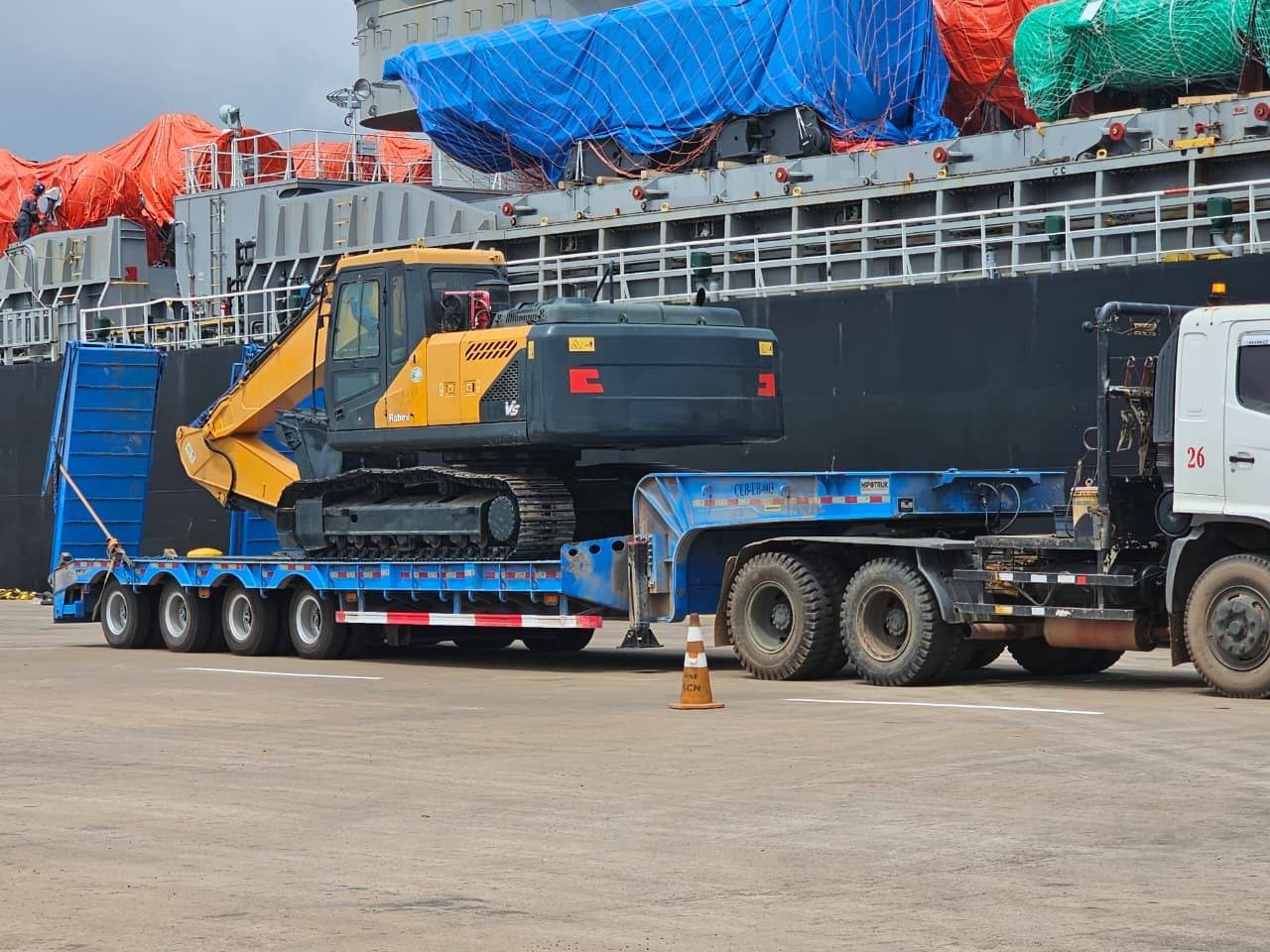 FOB SHANGHAI - BATAM (UNDERNAMED) 2 UNITS EXAVATORS